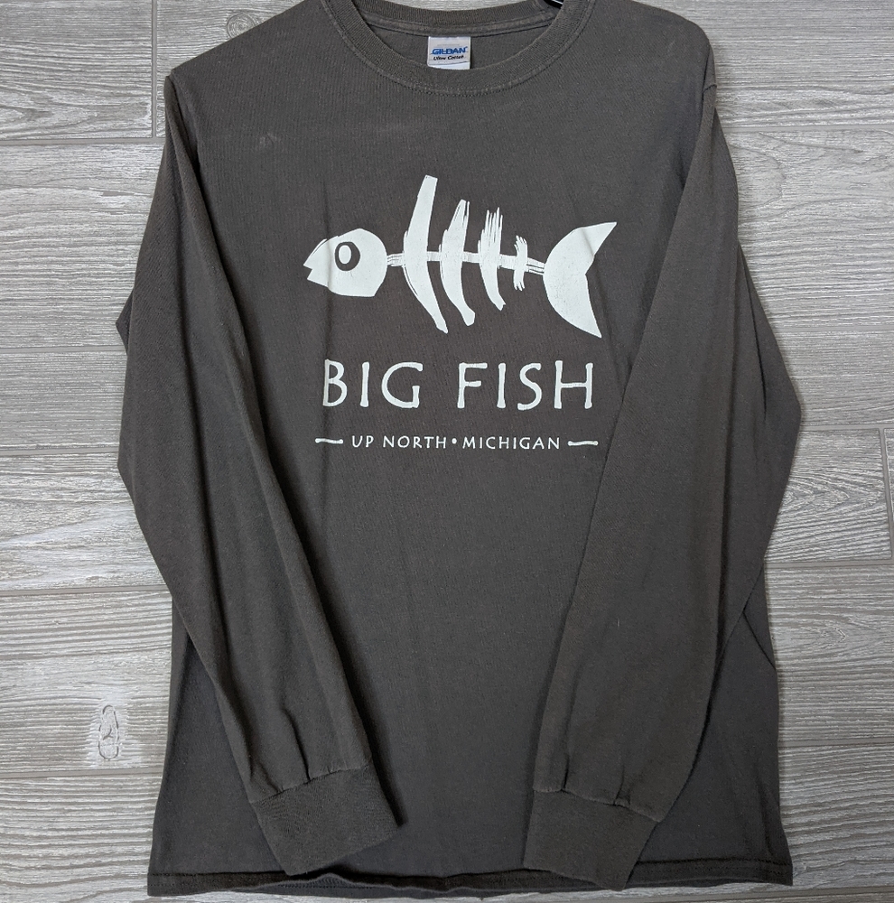 Gildan Long Sleeve Gray Up North Michigan Shirt